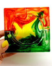 Load image into Gallery viewer, Handmade Ash Tray- Rasta color